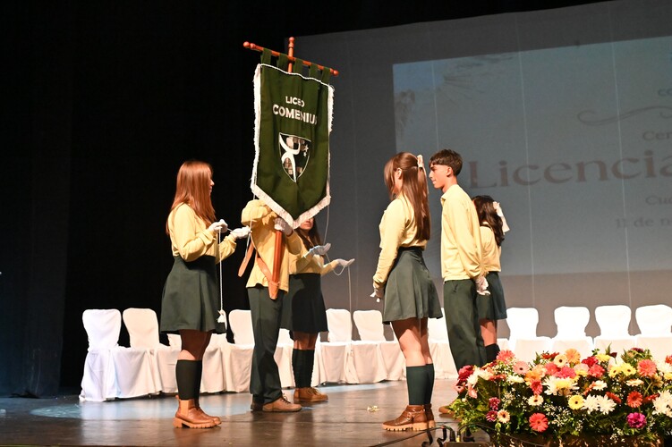 Estudiantes en actividad escolar